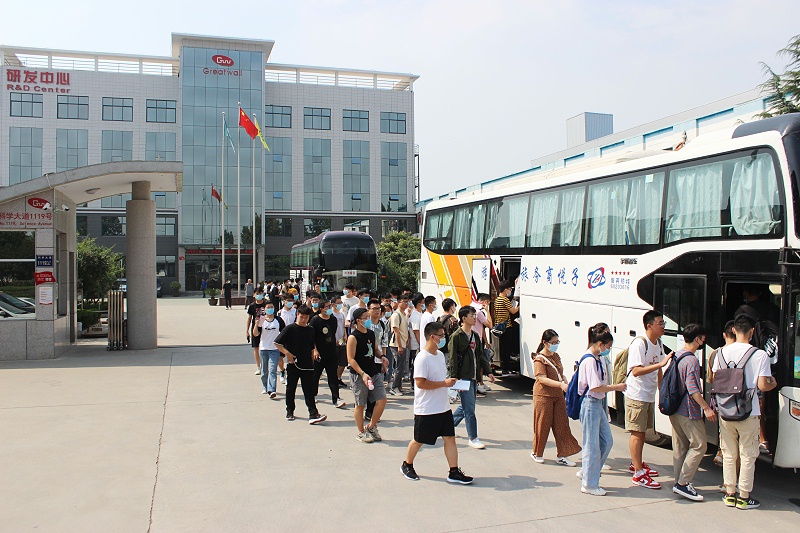 輕工業學院師生參觀.jpg